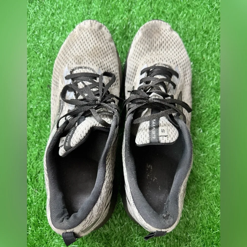 Brooks preowned gently